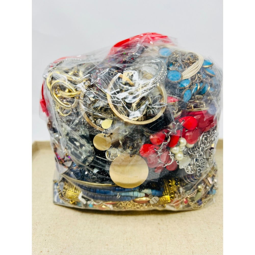 Vintage & Modern Gold & Silver Tone Mixed Metal Scrap/Wear Jewelry lot 8lbs